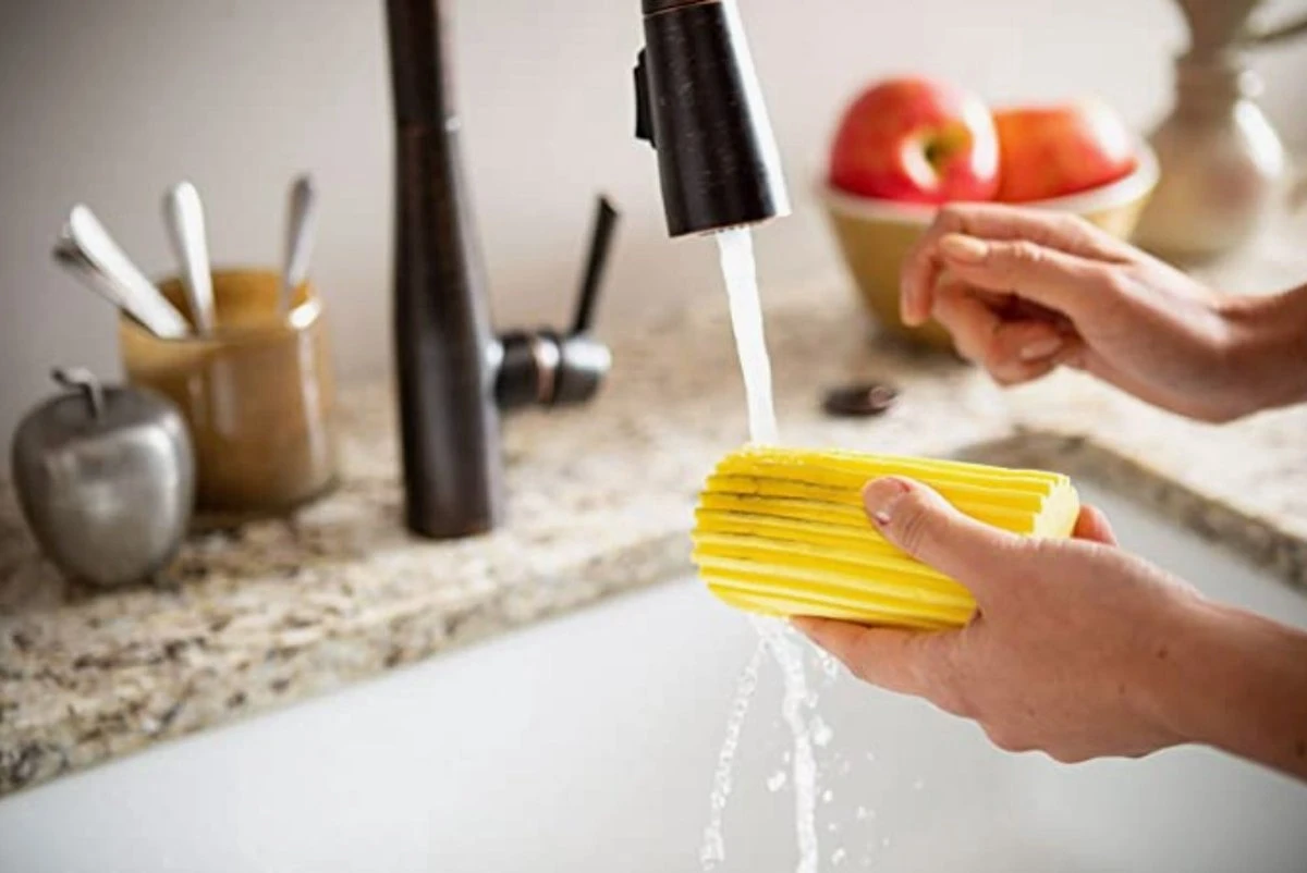 Scrub Daddy Damp Duster - Wonder Stoffer - Licht Blauw Scrub Daddy Damp Duster - Wonder Stoffer - Licht Blauw -Schoonmaakproducten Winkel 1200x802 4