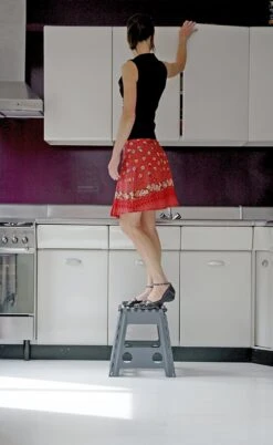 PUHLMANN - Inklapbare Kruk, JAMES, Plastic, Grijs, 40 Cm Hoog, Max 90 Kilo -Schoonmaakproducten Winkel 738x1200