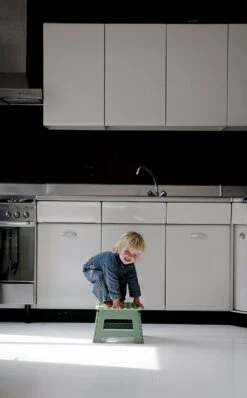 PUHLMANN - Inklapbare Kruk, JAMES, Plastic, Groen, 22 Cm Hoog, Max 100kilo -Schoonmaakproducten Winkel 744x1200